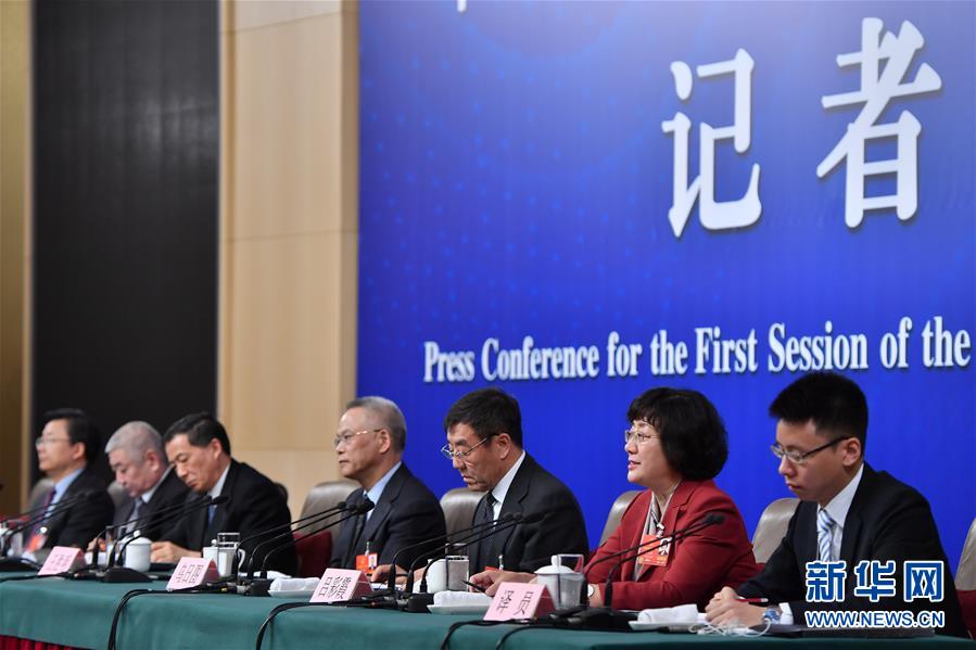 (兩會(huì)·XHDW)(11)全國(guó)人大相關(guān)負(fù)責(zé)人就“人大立法工作”答記者問(wèn)