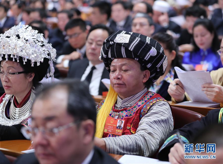 （兩會&middot;基層代表履職故事）（2）全國人大代表龍獻(xiàn)文：幸福都是奮斗出來的!