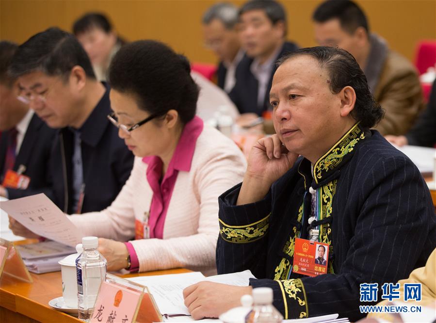 （兩會&middot;基層代表履職故事）（3）全國人大代表龍獻文：幸福都是奮斗出來的!