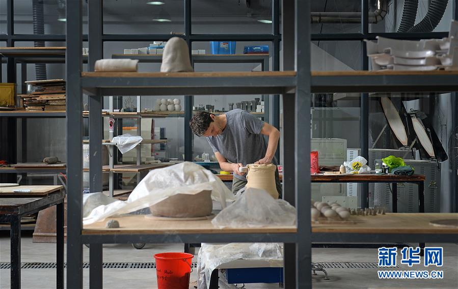 （新華全媒頭條&middot;圖文互動）（8）千年窯火中的&ldquo;復興密碼&rdquo;&mdash;&mdash;景德鎮(zhèn)新觀察