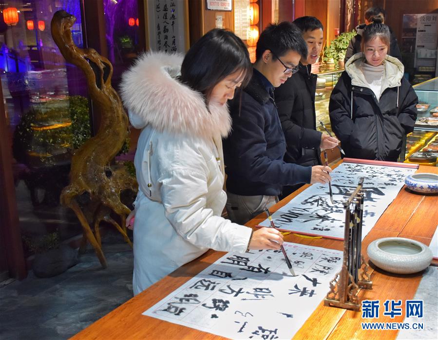 （在習(xí)近平新時(shí)代中國(guó)特色社會(huì)主義思想指引下&mdash;&mdash;新時(shí)代新作為新篇章&middot;圖文互動(dòng)）（1）水綠相間看古都 古今輝映洛陽(yáng)城