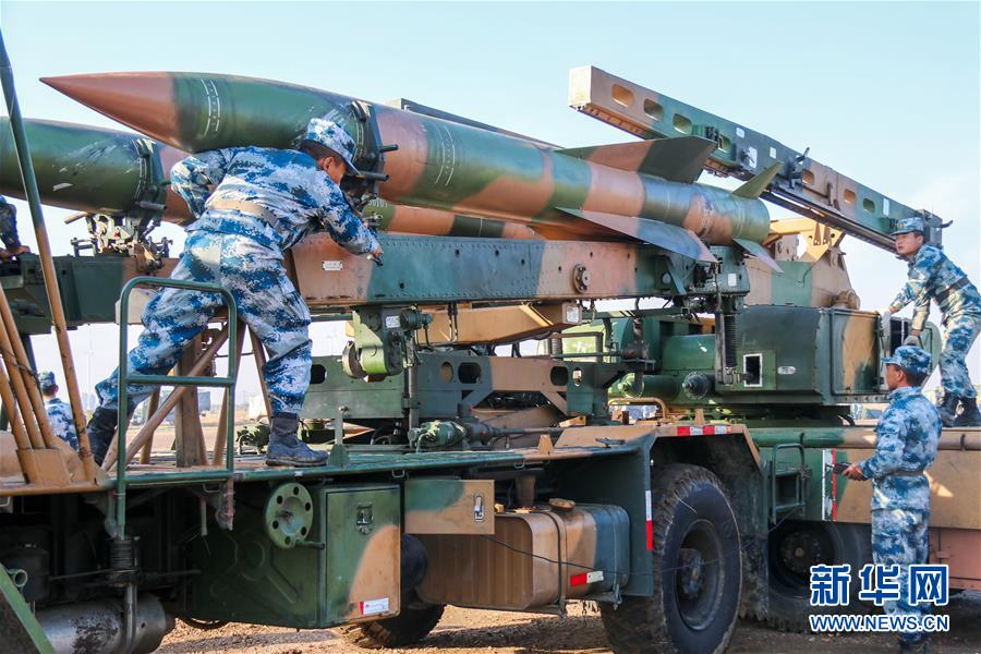 （新華全媒頭條&middot;圖文互動(dòng)）（4）向祖國(guó)報(bào)告：我在戰(zhàn)位守萬(wàn)家團(tuán)圓&mdash;&mdash;解放軍和武警部隊(duì)新春佳節(jié)備戰(zhàn)執(zhí)勤記事