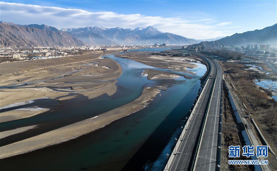 （兩會(huì)前夕看落實(shí)&middot;圖文互動(dòng)）（2）格桑花開(kāi) 幸福路寬&mdash;&mdash;西藏落實(shí)習(xí)近平總書(shū)記全國(guó)兩會(huì)重要講話(huà)精神紀(jì)實(shí)