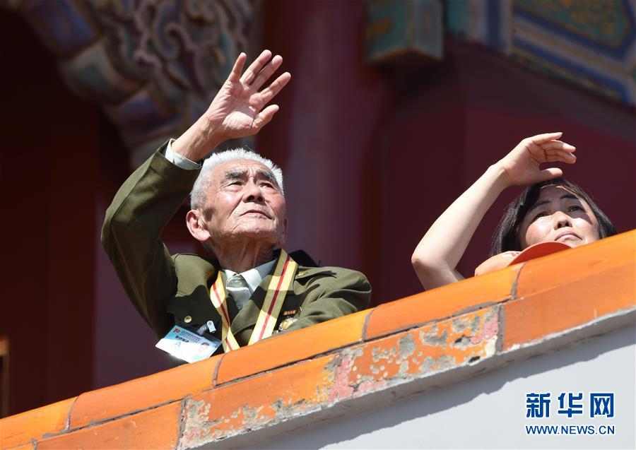 （新華全媒頭條&middot;強軍思想引領(lǐng)新征程&middot;圖文互動）（3）那一刻，我們光榮接受檢閱