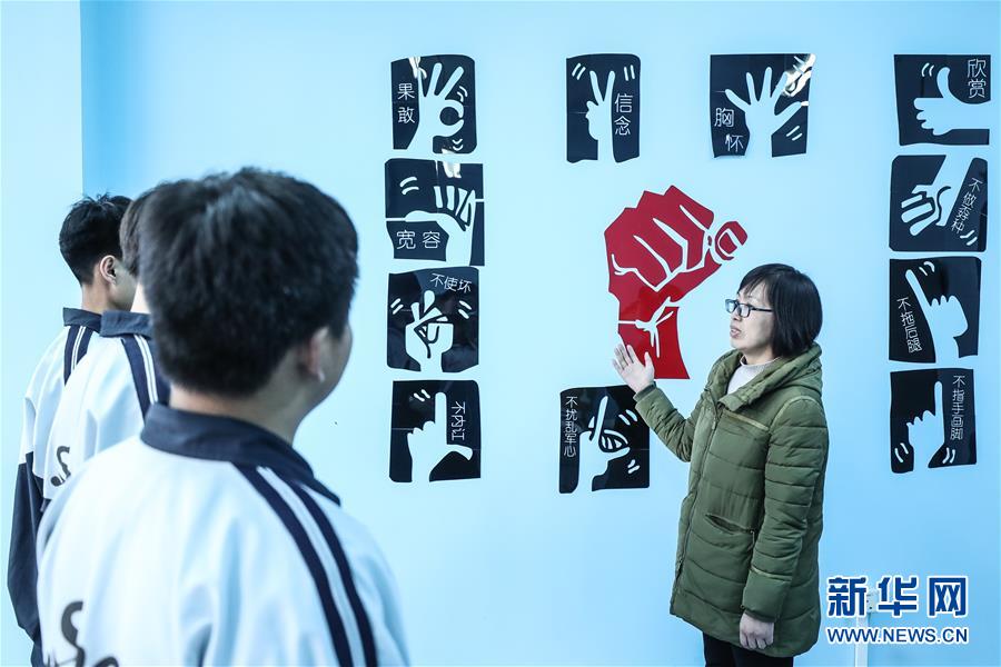 （圖文互動）（4）讓更多人樂于奉獻(xiàn)&mdash;&mdash;遼寧葫蘆島愛心志愿團(tuán)隊(duì)群像