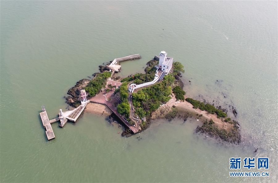 （新華全媒頭條&middot;圖文互動(dòng)）（2）守望&mdash;&mdash;記舢舨洲&ldquo;島主&rdquo;黃燦明一門四代航標(biāo)工