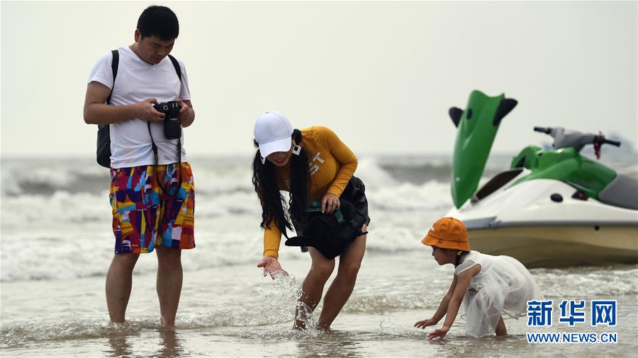 （壯麗70年 奮斗新時代&mdash;&mdash;推動高質(zhì)量發(fā)展調(diào)研行&middot;圖文互動）（7）近海能看鯨魚白海豚，廣西這片濱海旅游勝地啥來頭？