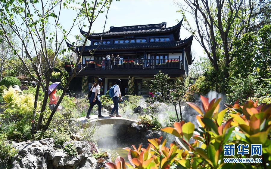 （在習(xí)近平新時(shí)代中國(guó)特色社會(huì)主義思想指引下&mdash;&mdash;新時(shí)代新作為新篇章&middot;圖文互動(dòng)）（5）從世園會(huì)&ldquo;看&rdquo;中國(guó)綠色發(fā)展之路&mdash;&mdash;寫在北京世園會(huì)&ldquo;中國(guó)國(guó)家館日&rdquo;到來(lái)之際