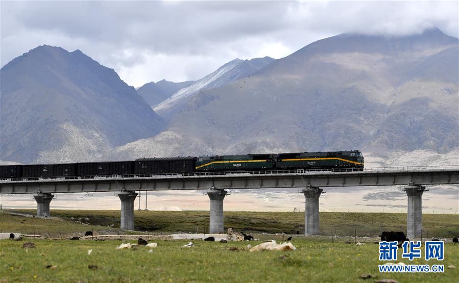 （壯麗七十年&middot;奮斗新時(shí)代&middot;圖文互動(dòng)）（4）天路，讓世界屋脊不再遙遠(yuǎn)
