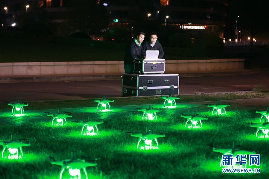 （圖文互動）（2）心懷藍(lán)天　逐夢云霄&mdash;&mdash;記天津大學(xué)教授、一飛智控創(chuàng)始人齊俊桐