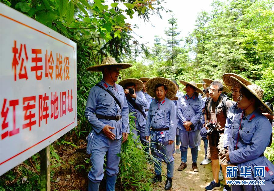（新華全媒頭條&middot;不忘初心、牢記使命&mdash;&mdash;記者再走長(zhǎng)征路&middot;圖文互動(dòng)）（2）風(fēng)展紅旗如畫(huà)&mdash;&mdash;來(lái)自長(zhǎng)征出發(fā)地長(zhǎng)汀、寧化的紅色信仰報(bào)告 