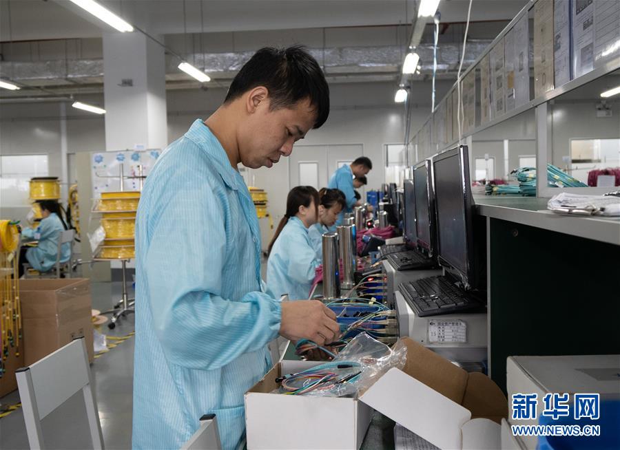 （新華全媒頭條&middot;中國(guó)經(jīng)濟(jì)基層行&middot;圖文互動(dòng)）（2）看！這就是中國(guó)經(jīng)濟(jì)的底氣&mdash;&mdash;當(dāng)前中國(guó)經(jīng)濟(jì)觀察之三