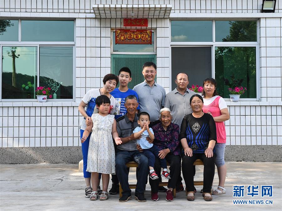 （新華全媒頭條&middot;圖文互動(dòng)）（4）心系北疆　情滿草原&mdash;&mdash;習(xí)近平總書(shū)記考察內(nèi)蒙古回訪記