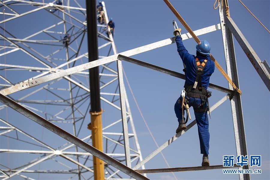 (新華全媒頭條·圖文互動)(1)舵穩(wěn)當奮楫 風(fēng)勁好揚帆——寫在習(xí)近平主席提出中拉命運共同體理念五周年之際