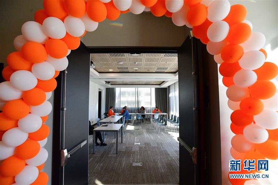 (新華全媒頭條·圖文互動)(4)舵穩(wěn)當奮楫 風(fēng)勁好揚帆——寫在習(xí)近平主席提出中拉命運共同體理念五周年之際