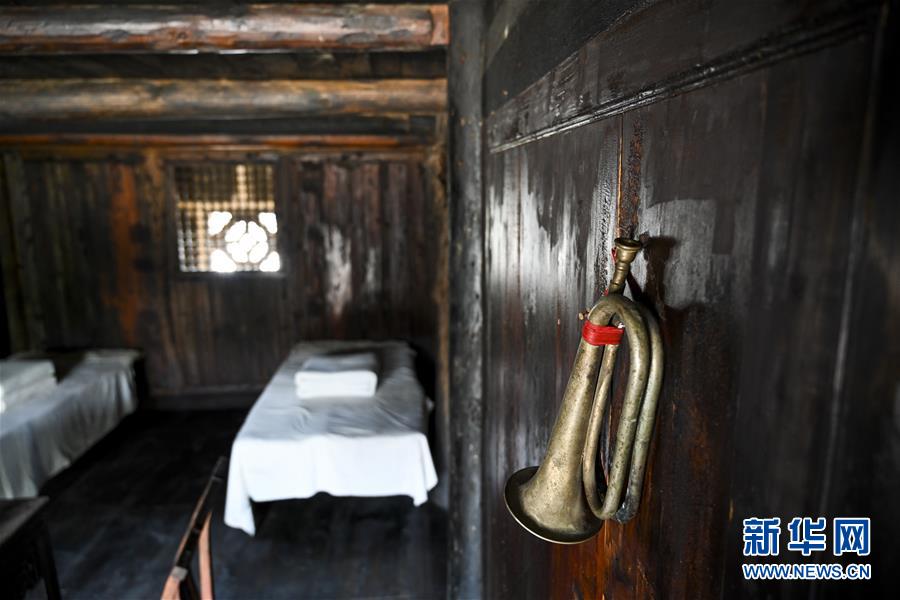 （壯麗70年&middot;奮斗新時(shí)代&mdash;&mdash;記者再走長(zhǎng)征路&middot;圖文互動(dòng)）（4）手捧棉被憶紅軍：走了那么多年，我們都念他們的好