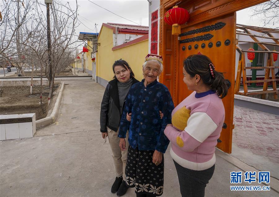 （壯麗70年&middot;奮斗新時代&mdash;&mdash;共和國發(fā)展成就巡禮&middot;圖文互動）（2）旭日映天山　邊疆展新顏&mdash;&mdash;新中國成立70年新疆改革發(fā)展巡禮