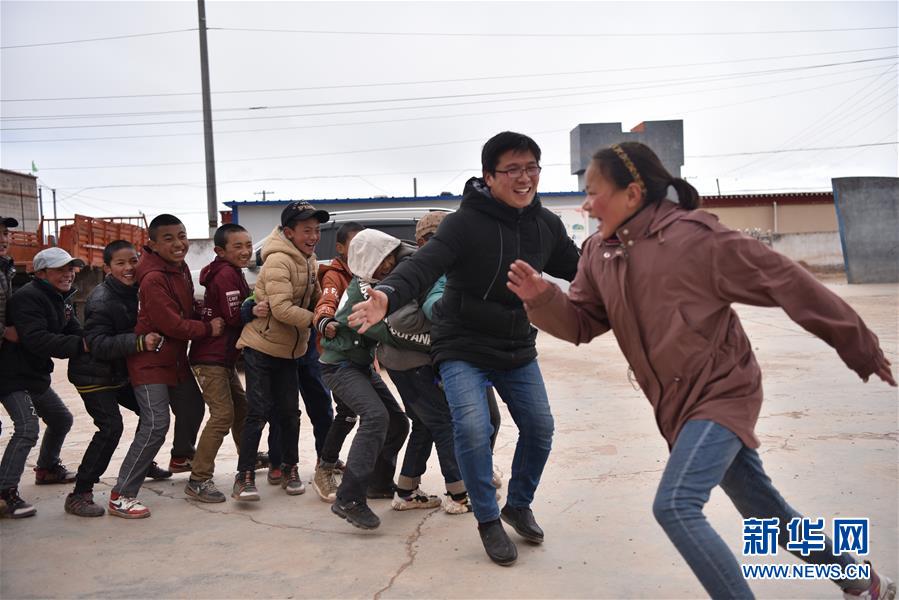 （不忘初心、牢記使命&middot;圖文互動）（7）青春之花綻放五千米云端&mdash;&mdash;記扎根海拔最高縣小學教師夫妻杜安東、曹曉花