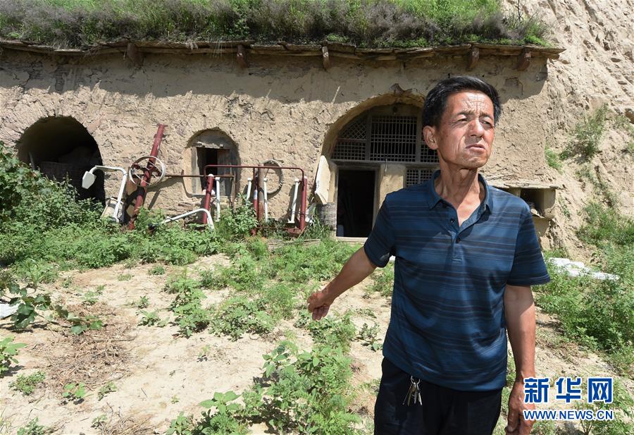 （新華全媒頭條&middot;壯麗70年&middot;奮斗新時(shí)代&mdash;&mdash;記者再走長(zhǎng)征路&middot;圖文互動(dòng)）（2）紅星，從這里照耀中國(guó)&mdash;&mdash;陜北見(jiàn)證中國(guó)革命的歷史轉(zhuǎn)折