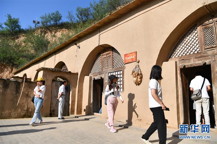 （新華全媒頭條&middot;壯麗70年&middot;奮斗新時代&mdash;&mdash;記者再走長征路&middot;圖文互動）（9）紅星，從這里照耀中國&mdash;&mdash;陜北見證中國革命的歷史轉(zhuǎn)折