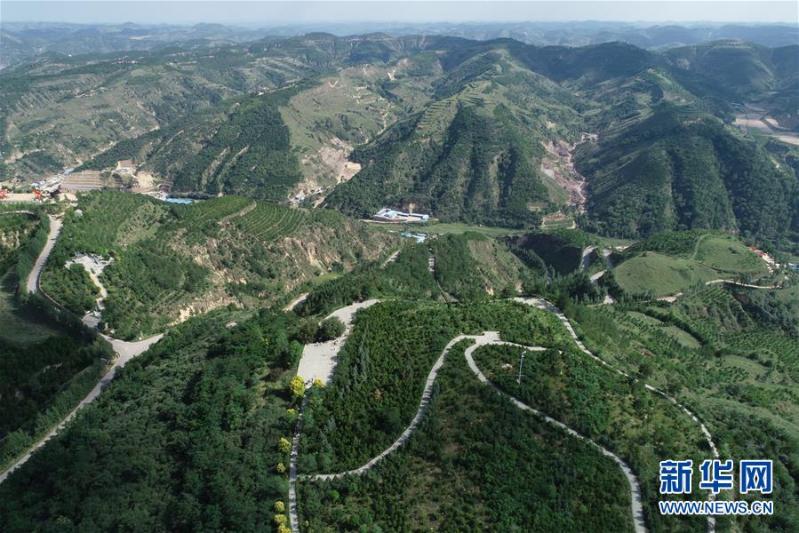 （新華全媒頭條&middot;壯麗70年&middot;奮斗新時(shí)代&mdash;&mdash;記者再走長(zhǎng)征路&middot;圖文互動(dòng)）（8）紅星，從這里照耀中國(guó)&mdash;&mdash;陜北見(jiàn)證中國(guó)革命的歷史轉(zhuǎn)折