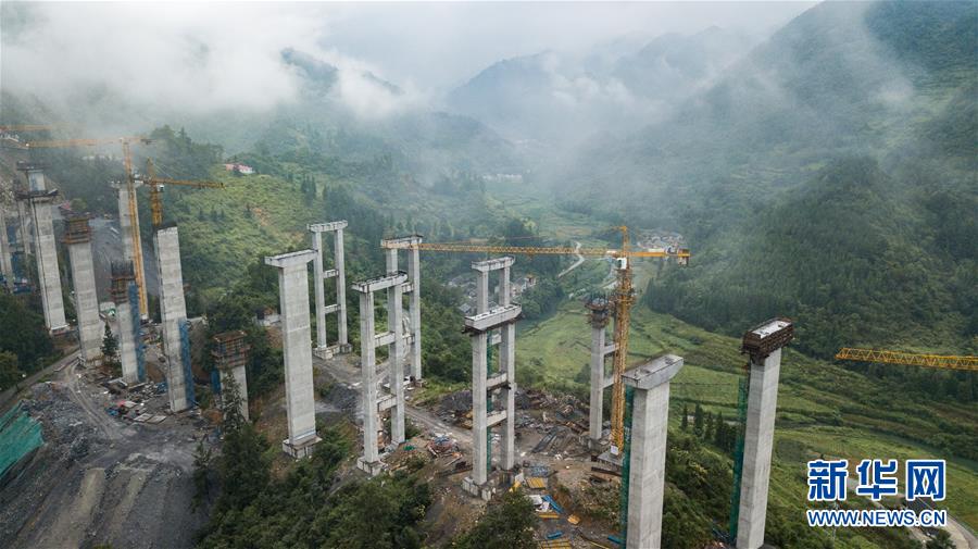 （壯麗70年&middot;奮斗新時(shí)代&mdash;&mdash;共和國發(fā)展成就巡禮）（8）人暢其行、貨暢其流&mdash;&mdash;共和國交通運(yùn)輸業(yè)發(fā)展成就巡禮