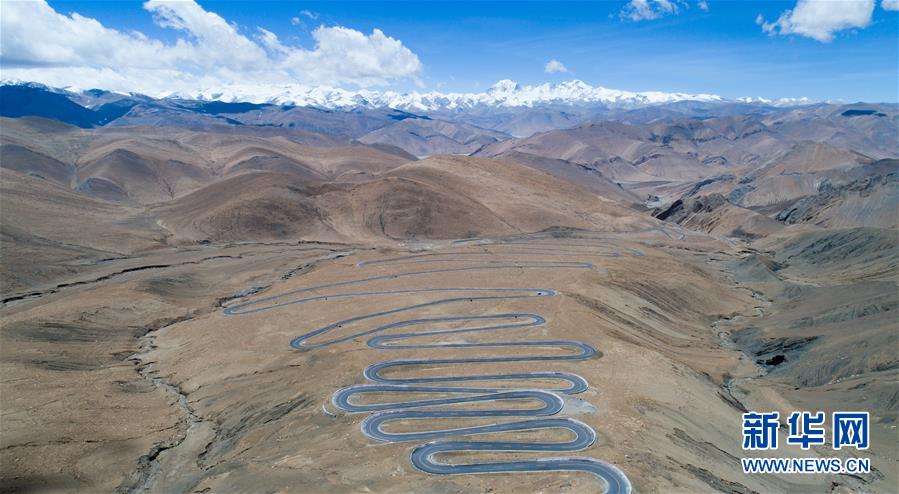 （壯麗70年&middot;奮斗新時(shí)代&mdash;&mdash;共和國發(fā)展成就巡禮）（9）人暢其行、貨暢其流&mdash;&mdash;共和國交通運(yùn)輸業(yè)發(fā)展成就巡禮