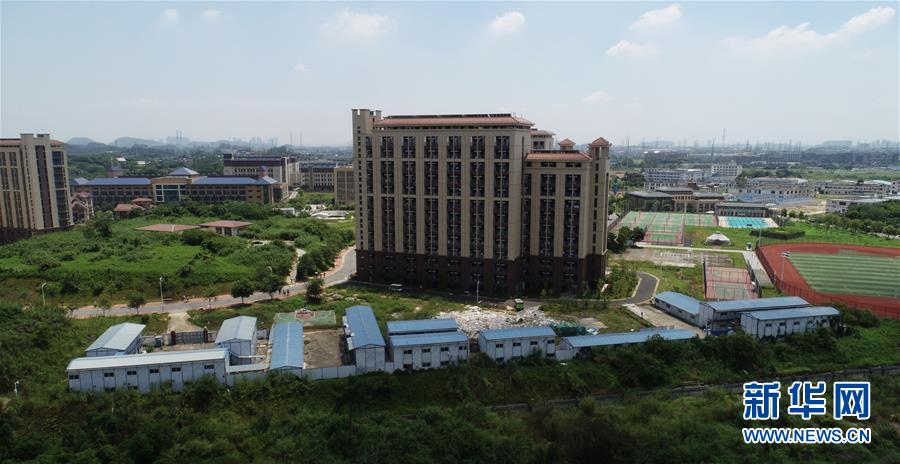 （在習(xí)近平新時(shí)代中國(guó)特色社會(huì)主義思想指引下&mdash;&mdash;新時(shí)代新作為新篇章&middot;圖文互動(dòng)）（1）&ldquo;我們給火箭做減重&rdquo;&mdash;&mdash;高?？萍紕?chuàng)新進(jìn)行時(shí)