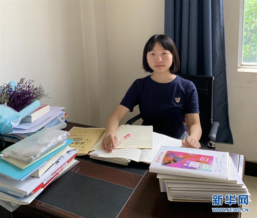 （在習(xí)近平新時代中國特色社會主義思想指引下&mdash;&mdash;新時代新作為新篇章&middot;總書記關(guān)心的百姓身邊事&middot;圖文互動)（2）&ldquo;我走進大山，是為了讓你走出大山&rdquo;&mdash;&mdash;大學(xué)生支教故事