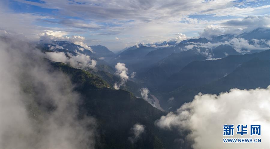 （決戰(zhàn)決勝脫貧攻堅(jiān)&middot;圖文互動）（1）怒江大峽谷興起&ldquo;生態(tài)行當(dāng)&rdquo;