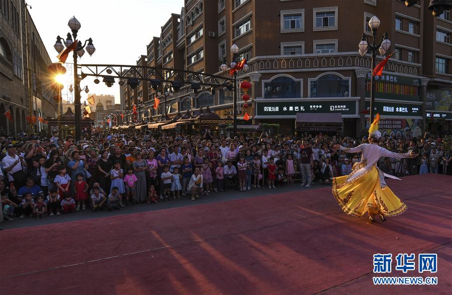 （新華全媒頭條&middot;圖文互動）（5）同心筑夢映天山&mdash;&mdash;新疆70年改革發(fā)展穩(wěn)定述評