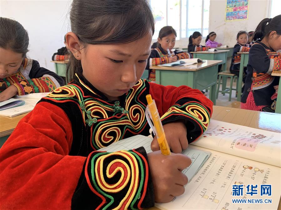 （新華全媒頭條&middot;圖文互動）（3）讓各民族手足相親守望相助&mdash;&mdash;以習近平同志為核心的黨中央關心少數(shù)民族和民族工作紀實