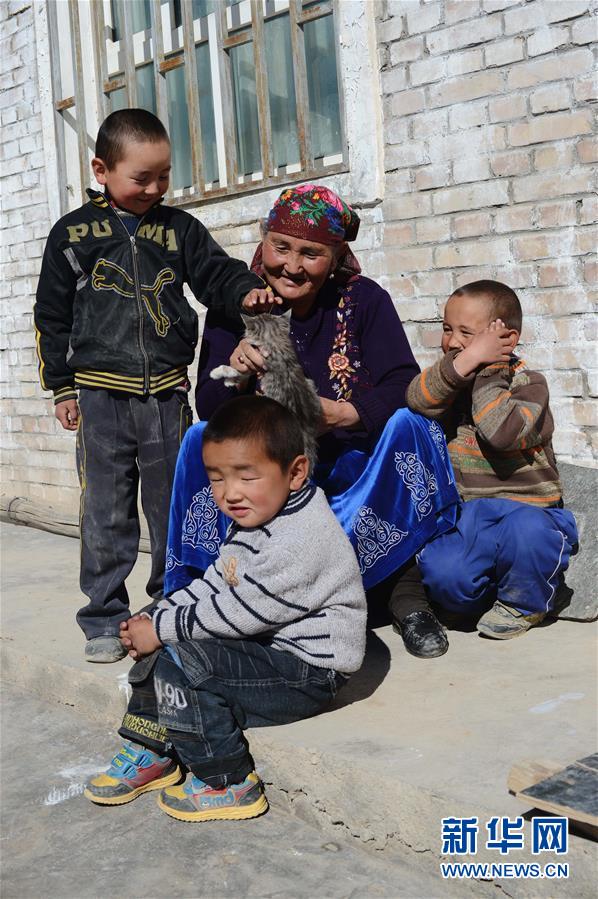 （壯麗70年&middot;奮斗新時(shí)代&mdash;&mdash;共和國(guó)榮光&middot;圖文互動(dòng)）（1）中國(guó)，一生的守護(hù)&mdash;&mdash;記&ldquo;人民楷模&rdquo;國(guó)家榮譽(yù)稱號(hào)獲得者布茹瑪汗&middot;毛勒朵