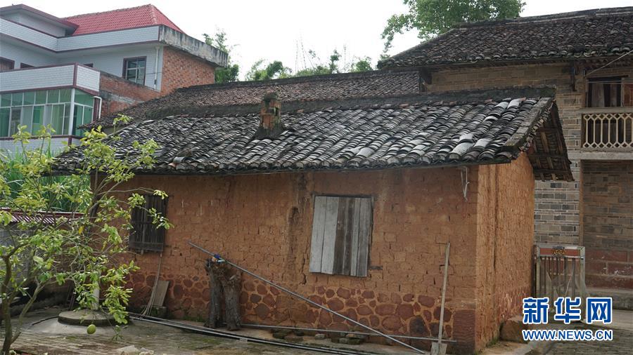 （新華全媒頭條&middot;圖文互動(dòng)）（2）守望80年的土房 永恒不變的初心&mdash;&mdash;贛南蘇區(qū)曹承鳳家&ldquo;三棟房&rdquo;記事