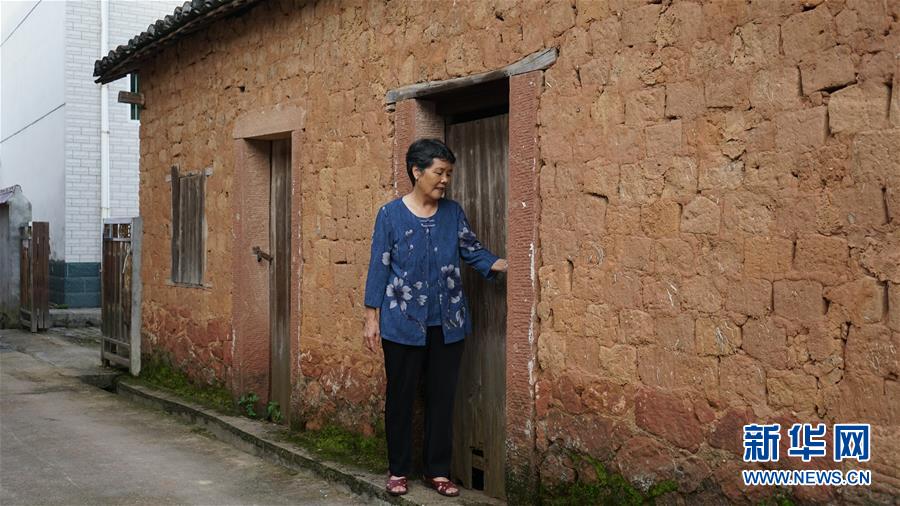 （新華全媒頭條&middot;圖文互動(dòng)）（4）守望80年的土房 永恒不變的初心&mdash;&mdash;贛南蘇區(qū)曹承鳳家&ldquo;三棟房&rdquo;記事