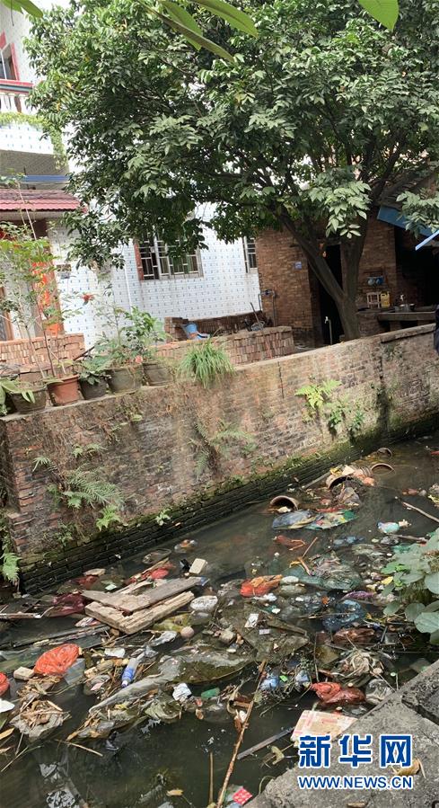 （圖文互動）（2）河長職責(zé)寫得明明白白，條條舉措無一落實&mdash;&mdash;國務(wù)院檢查組暗訪核查佛山一農(nóng)村河涌黑臭十余年無人管理
