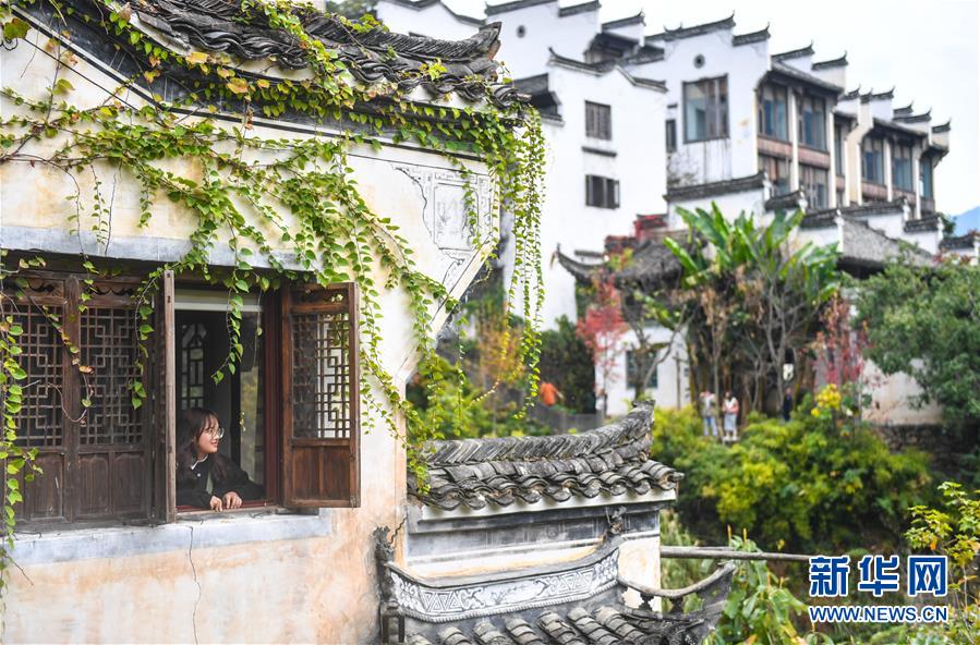 （圖文互動(dòng)）（2）鄉(xiāng)村攝影師、鄉(xiāng)村&ldquo;模特&rdquo;、民宿店主&mdash;&mdash;鄉(xiāng)村旅游推動(dòng)婺源農(nóng)民生活方式發(fā)生新變化