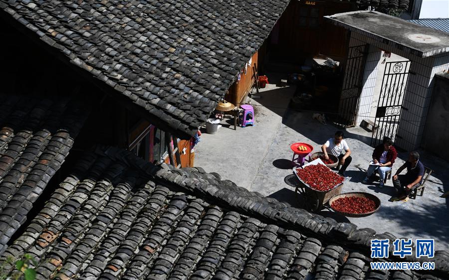 （新華全媒頭條&middot;圖文互動(dòng)）（3）干部去哪兒了？&mdash;&mdash;貴州干部大規(guī)模下沉脫貧攻堅(jiān)一線紀(jì)實(shí)