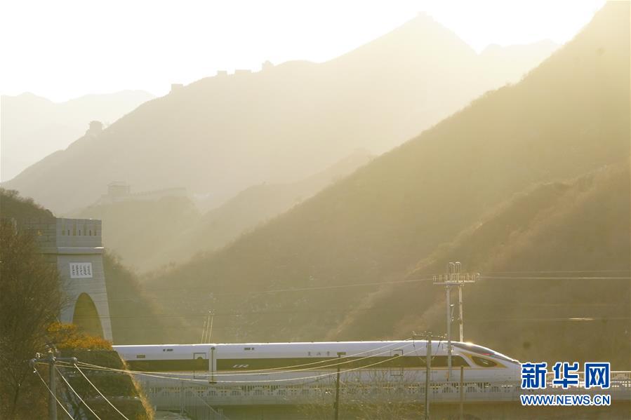 （新華全媒頭條&middot;圖文互動(dòng)）（11）百年跨越，逐夢(mèng)京張&mdash;&mdash;寫在京張高鐵開通暨中國高鐵突破3.5萬公里之際