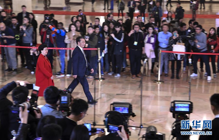 （兩會&middot;面對面）（13）全國政協(xié)委員接受采訪