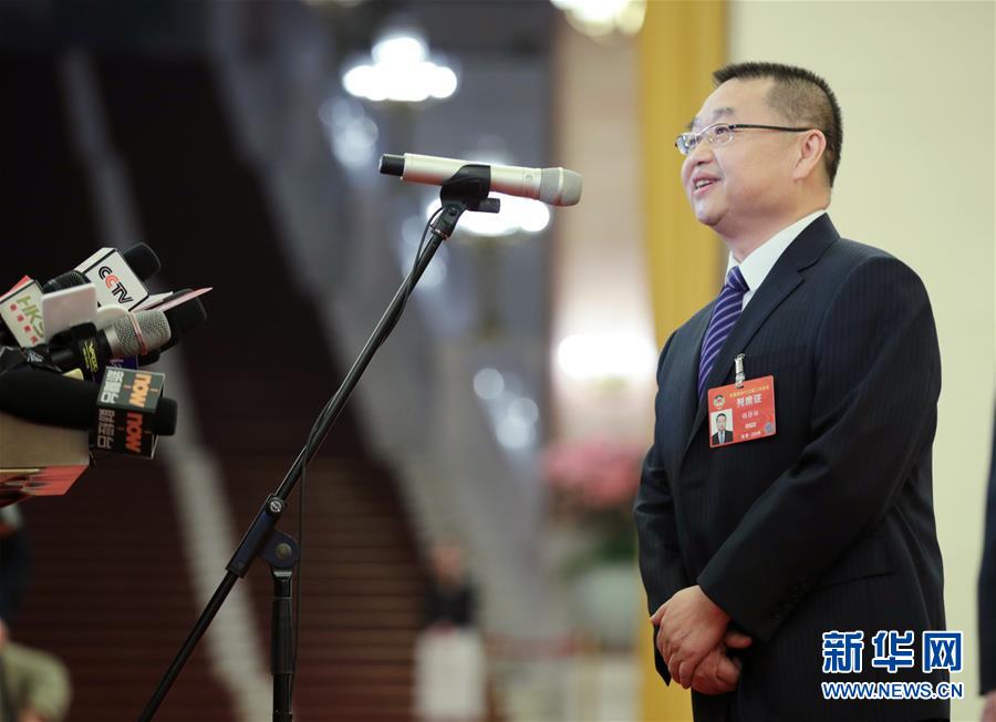 （兩會(huì)&middot;面對(duì)面）（8）采訪(fǎng)部長(zhǎng)