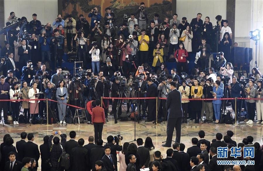 （兩會(huì)&middot;面對(duì)面）（14）全國(guó)政協(xié)委員接受采訪