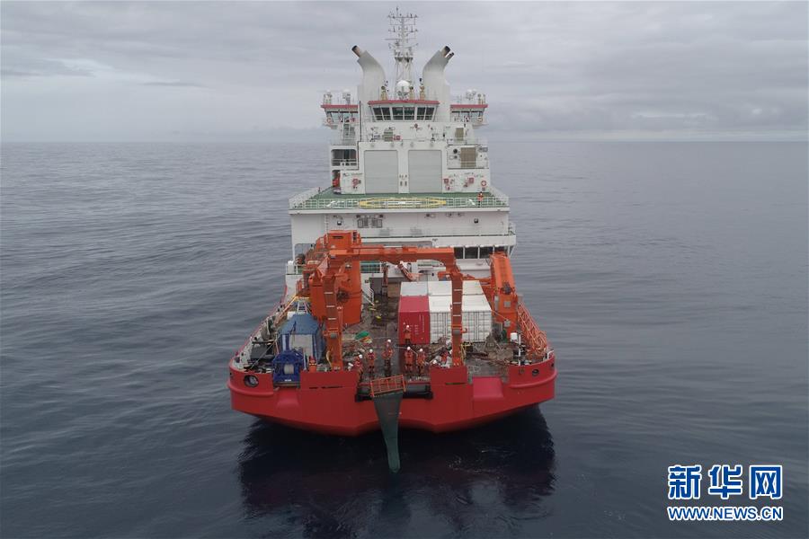 (“雪龍”探南極·圖文互動)(2)中國南極考察隊(duì)順利完成宇航員海綜合科考