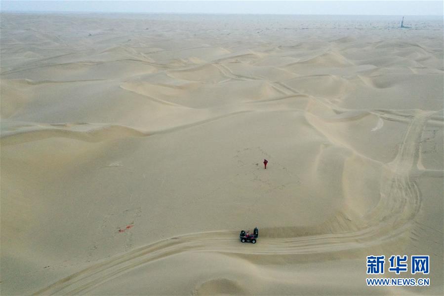 （新春走基層&middot;圖文互動）（1）大漠中，一頂帳篷守歲五年