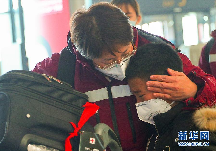 （新華全媒頭條&middot;圖文互動(dòng)）（20）萬(wàn)眾一心迎挑戰(zhàn) 眾志成城戰(zhàn)疫情&mdash;&mdash;全國(guó)總動(dòng)員打響疫情防控阻擊戰(zhàn)紀(jì)實(shí)