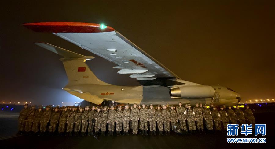 （新華全媒頭條&middot;圖文互動(dòng)）（5）新華社評(píng)論員：危難時(shí)刻，黨員干部要挺身而出&mdash;&mdash;論堅(jiān)決打贏疫情防控阻擊戰(zhàn)