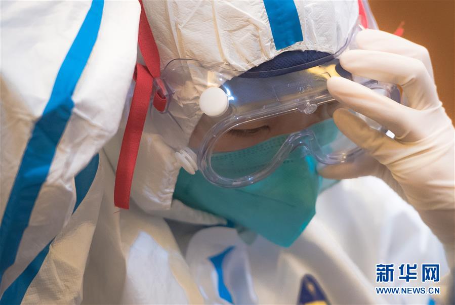 （新華全媒頭條&middot;圖文互動(dòng)）（5）凡人亦英雄&mdash;&mdash;連線(xiàn)一線(xiàn)醫(yī)護(hù)人員