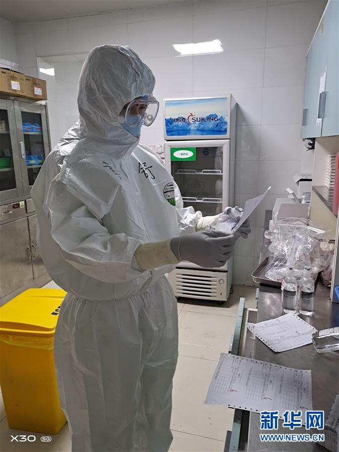 （新華全媒頭條&middot;圖文互動(dòng)）（7）戰(zhàn)紅區(qū)！&mdash;&mdash;發(fā)生在武漢抗疫隔離病房?jī)?nèi)的故事