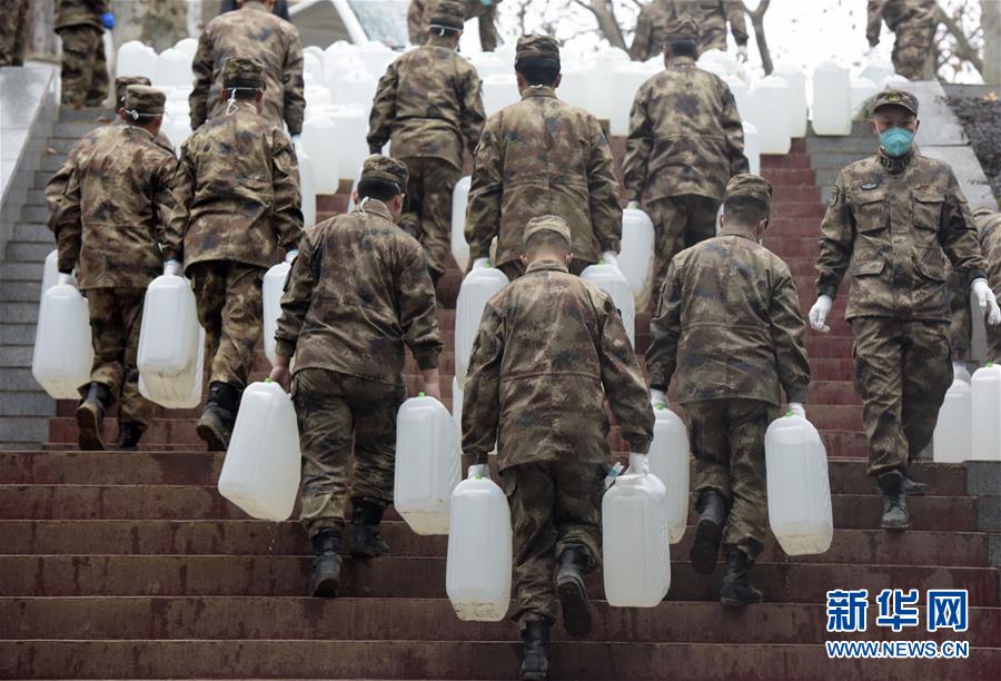 （聚焦疫情防控&middot;圖文互動）（1）邯鄲市愛國擁軍聯(lián)合會為武漢火神山醫(yī)院捐贈百噸醫(yī)用消毒原液
