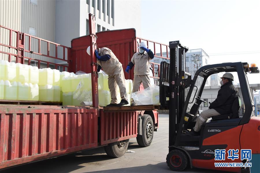 （圖文互動）（2）爭分奪秒，為了那千公里之外的馳援&mdash;&mdash;急需防疫物資天津復(fù)工復(fù)產(chǎn)一線見聞